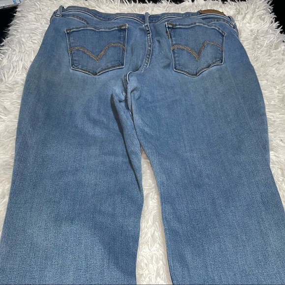 Women’s Levi 512 Jeans - Picture 4 of 5